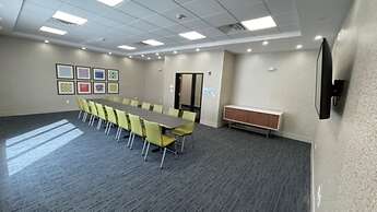 Holiday Inn Express Fall River North by IHG
