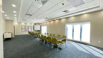 Holiday Inn Express Fall River North by IHG