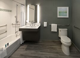 Crowne Plaza Ventura Beach by IHG
