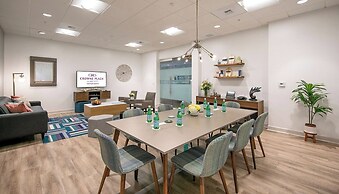 Crowne Plaza Ventura Beach by IHG