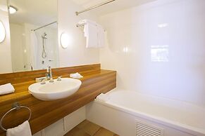 Novotel Sunshine Coast Resort