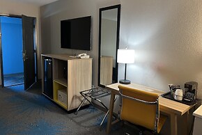 Days Inn by Wyndham Jamestown