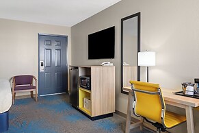 Days Inn by Wyndham Jamestown