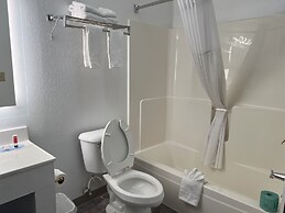 Days Inn by Wyndham Jamestown