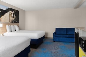Days Inn by Wyndham Jamestown
