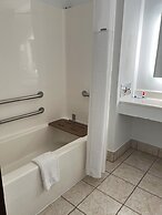 Days Inn by Wyndham Jamestown