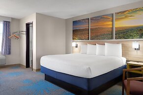 Days Inn by Wyndham Jamestown