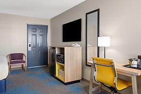 Days Inn by Wyndham Jamestown