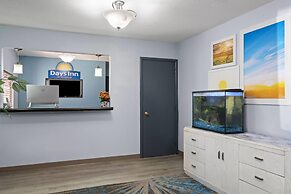 Days Inn by Wyndham Jamestown