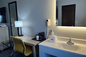 Days Inn by Wyndham Jamestown