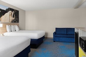 Days Inn by Wyndham Jamestown