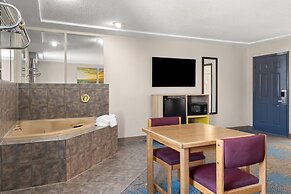 Days Inn by Wyndham Jamestown