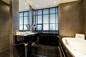 The Pavilions Amsterdam, The Toren