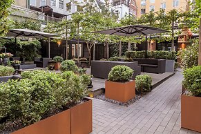 The Pavilions Amsterdam, The Toren