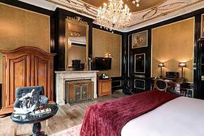 The Pavilions Amsterdam, The Toren