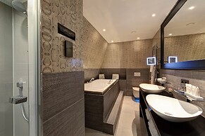 The Pavilions Amsterdam, The Toren