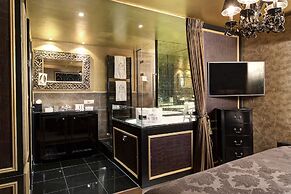 The Pavilions Amsterdam, The Toren