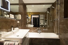 The Pavilions Amsterdam, The Toren