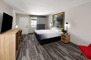 Super 8 by Wyndham Temple S. General Bruce