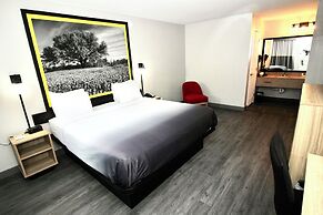 Super 8 by Wyndham Temple S. General Bruce