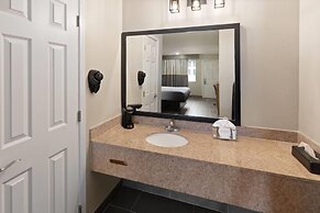 Super 8 by Wyndham Temple S. General Bruce