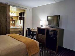 Crossroads Hotel & Watertown Event Center