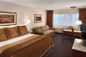 Crossroads Hotel & Watertown Event Center