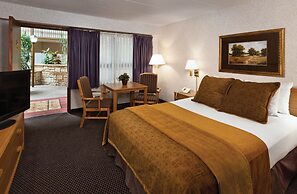 Crossroads Hotel & Watertown Event Center