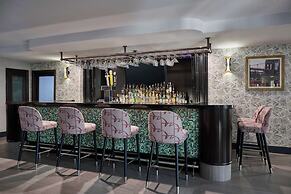 DoubleTree by Hilton Chatsworth