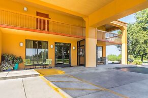 Quality Inn Charleston - Sikeston