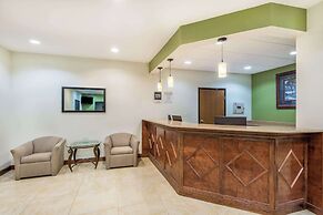 Days Inn by Wyndham Topeka