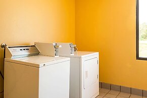 Rodeway Inn & Suites