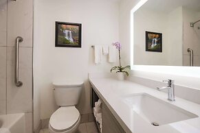 Clarion Pointe Sylva near Cherokee Area