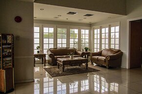 Clarion Inn Near China Lake Naval Station