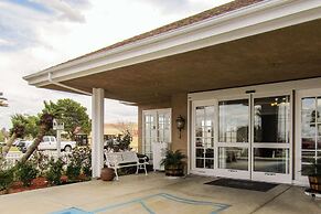 Clarion Inn Near China Lake Naval Station