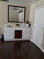 Clarion Inn Near China Lake Naval Station