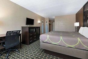 Super 8 by Wyndham Grand Prairie North