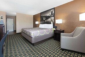Super 8 by Wyndham Grand Prairie North