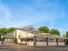 AmericInn by Wyndham Woodstock IL