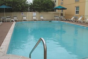 La Quinta Inn by Wyndham Indianapolis Airport Lynhurst