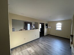 La Quinta Inn by Wyndham Indianapolis Airport Lynhurst