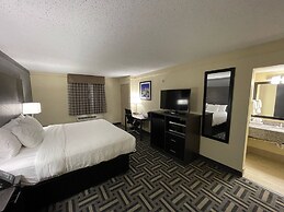 La Quinta Inn by Wyndham Indianapolis Airport Lynhurst