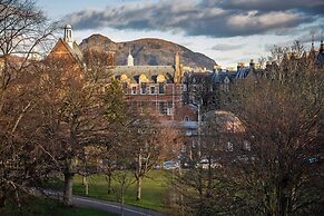 Bruntsfield Hotel