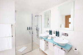 Hilton London Gatwick Airport