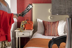 Hotel Plaza Elysées