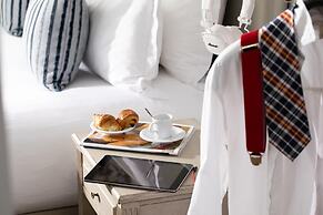 Hotel Plaza Elysées