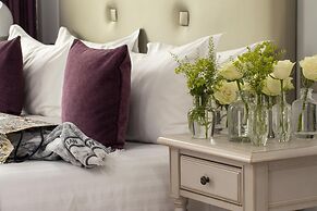 Hotel Plaza Elysées