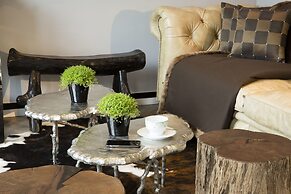 Hotel Plaza Elysées