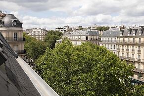 Hotel Plaza Elysées