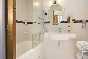 Hotel Plaza Elysées